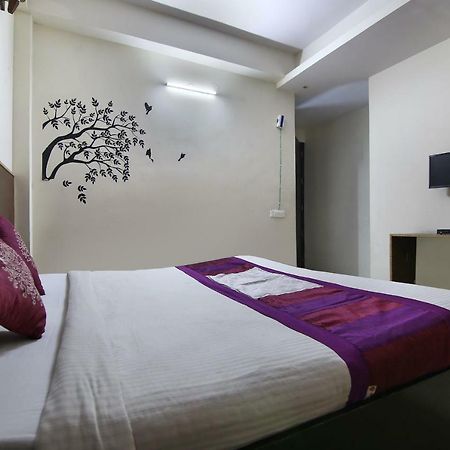 Hotel Oyo 3593 Fragrance Habitat Noida Exterior foto