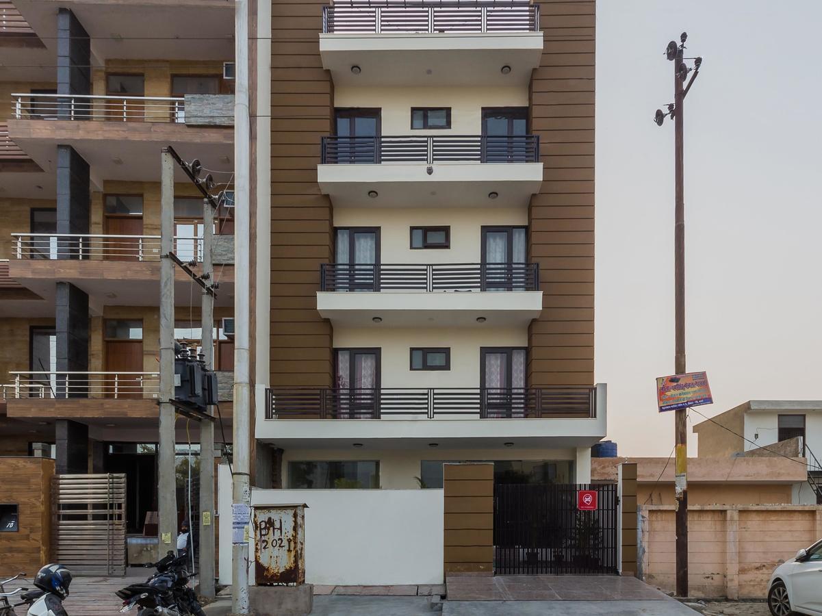Hotel Oyo 3593 Fragrance Habitat Noida Exterior foto