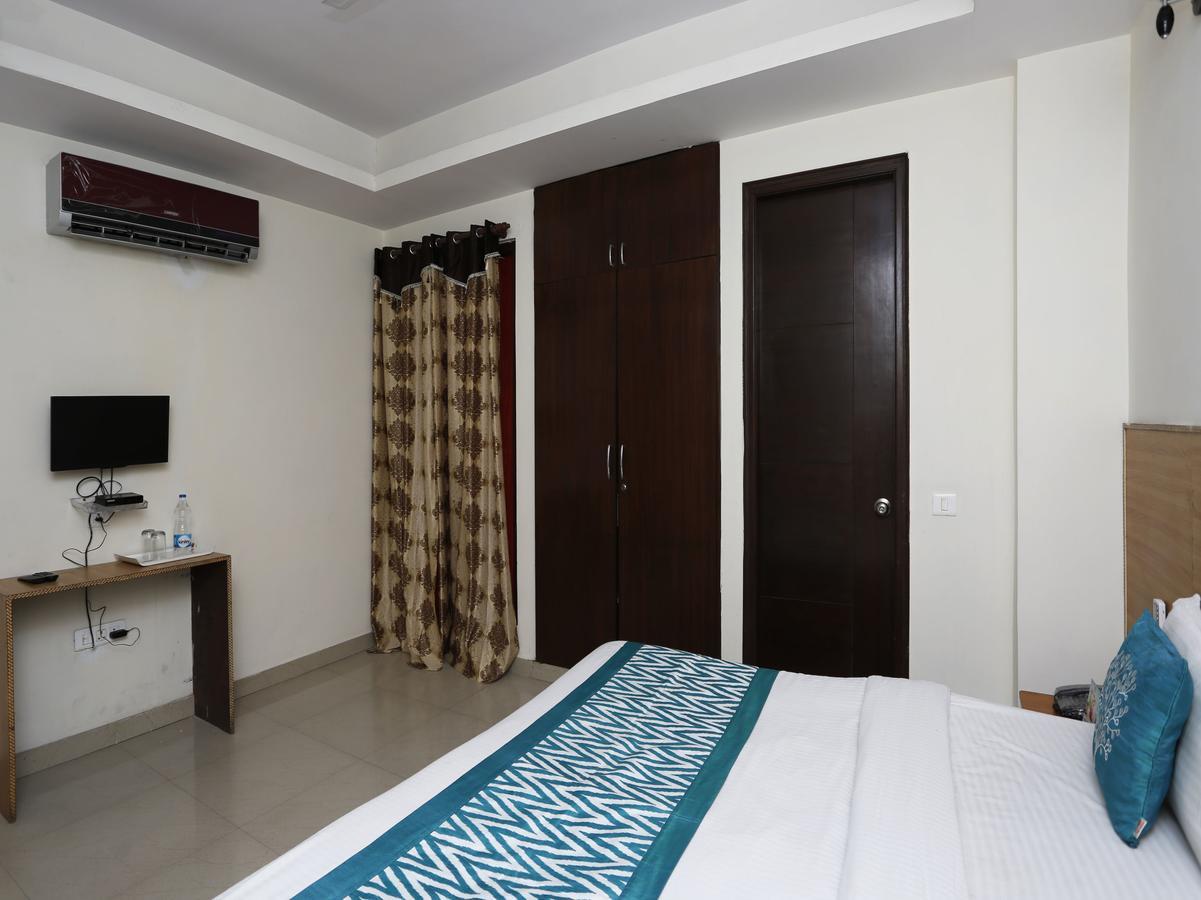 Hotel Oyo 3593 Fragrance Habitat Noida Exterior foto
