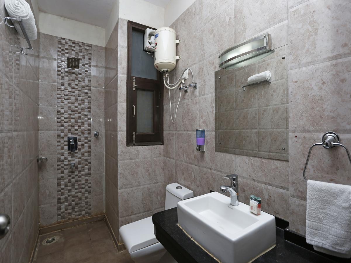 Hotel Oyo 3593 Fragrance Habitat Noida Exterior foto