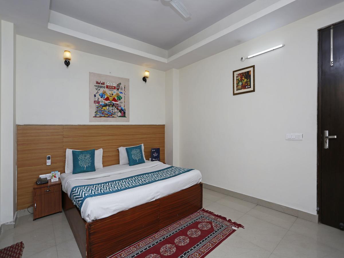 Hotel Oyo 3593 Fragrance Habitat Noida Exterior foto