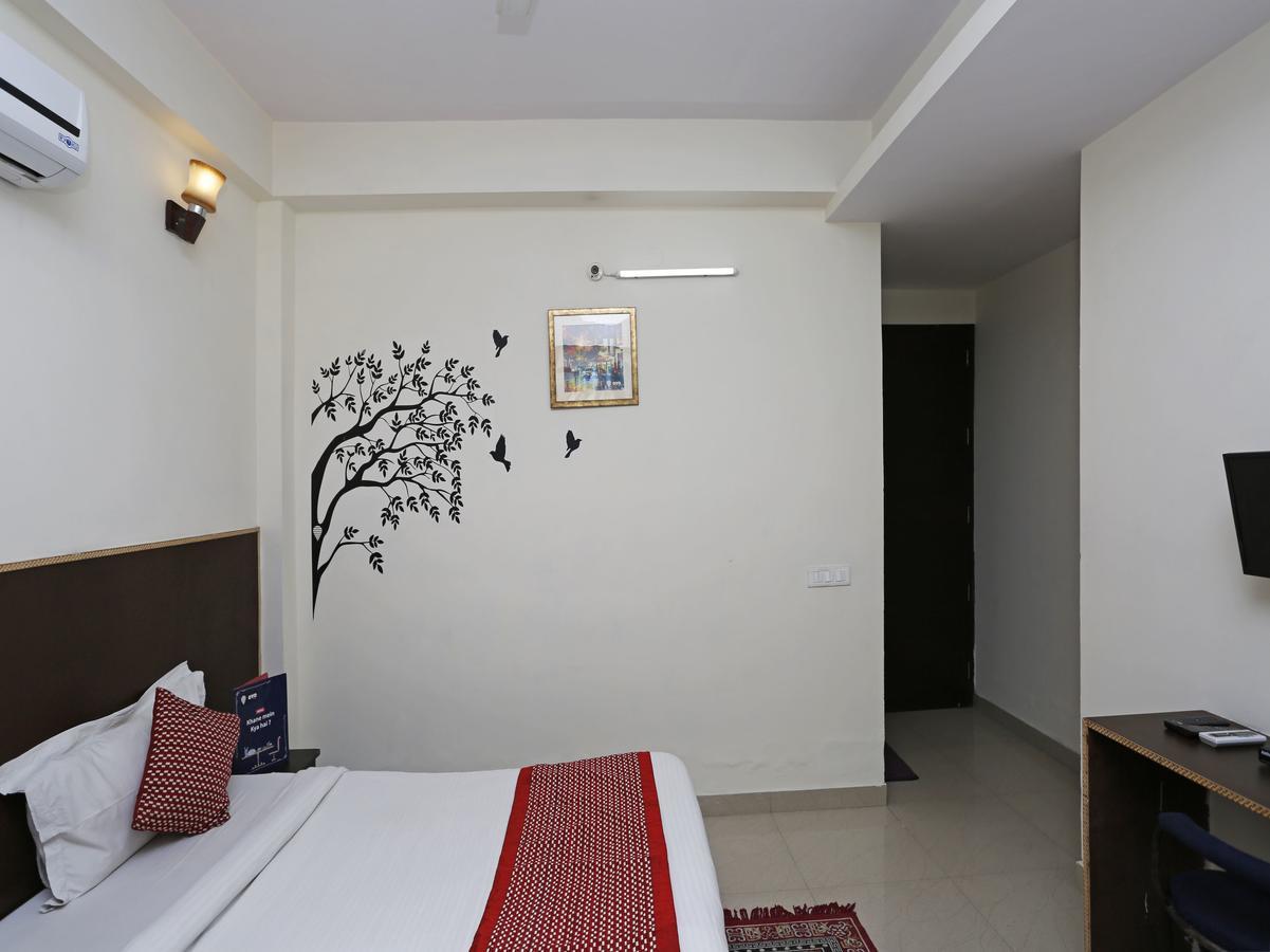 Hotel Oyo 3593 Fragrance Habitat Noida Exterior foto