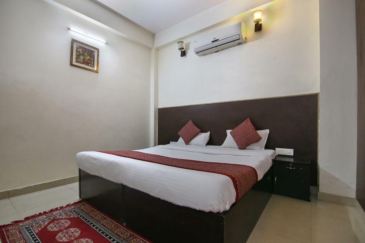 Hotel Oyo 3593 Fragrance Habitat Noida Exterior foto