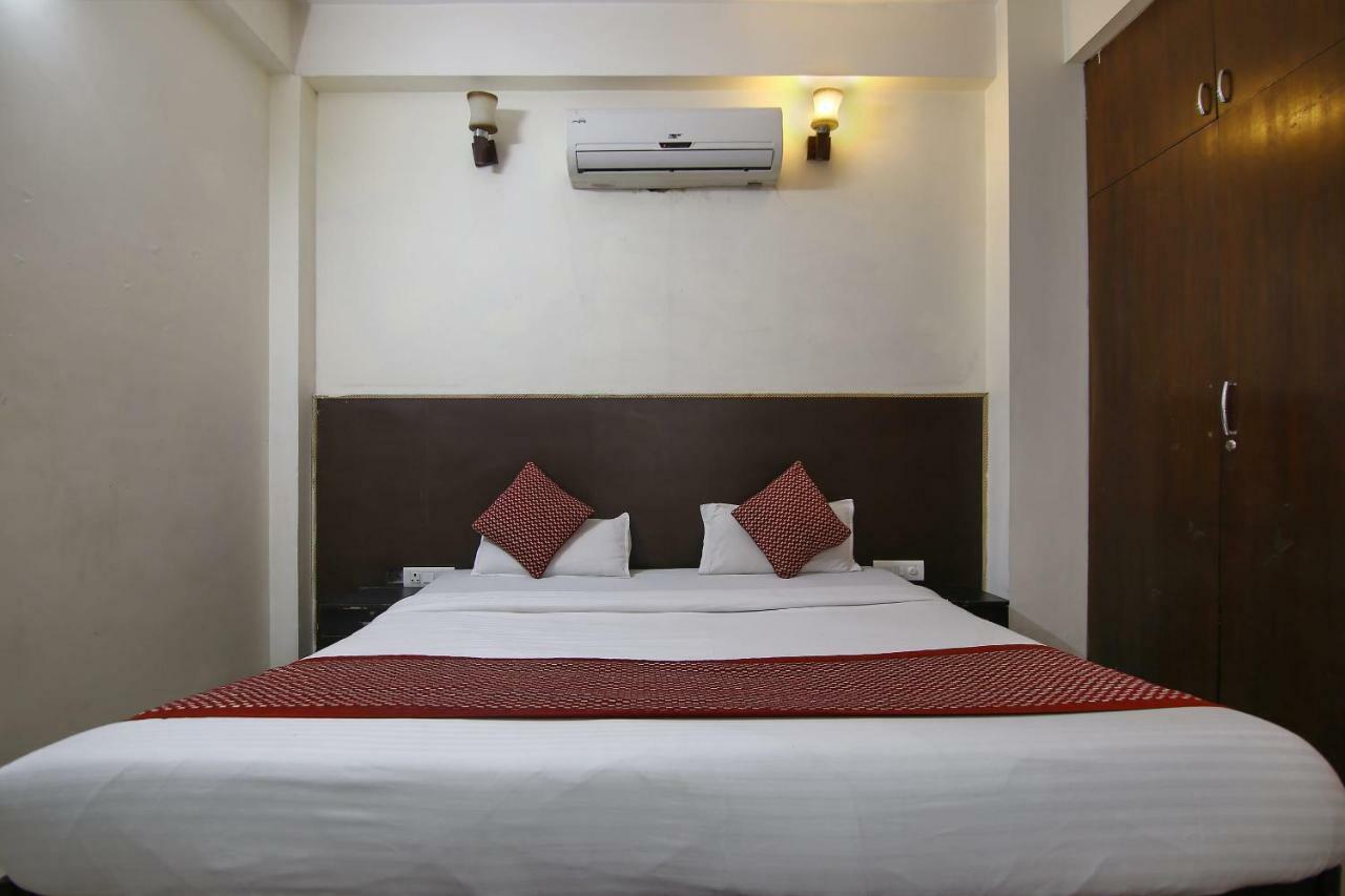 Hotel Oyo 3593 Fragrance Habitat Noida Exterior foto