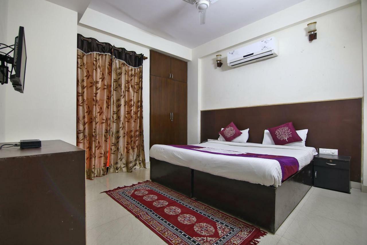 Hotel Oyo 3593 Fragrance Habitat Noida Exterior foto