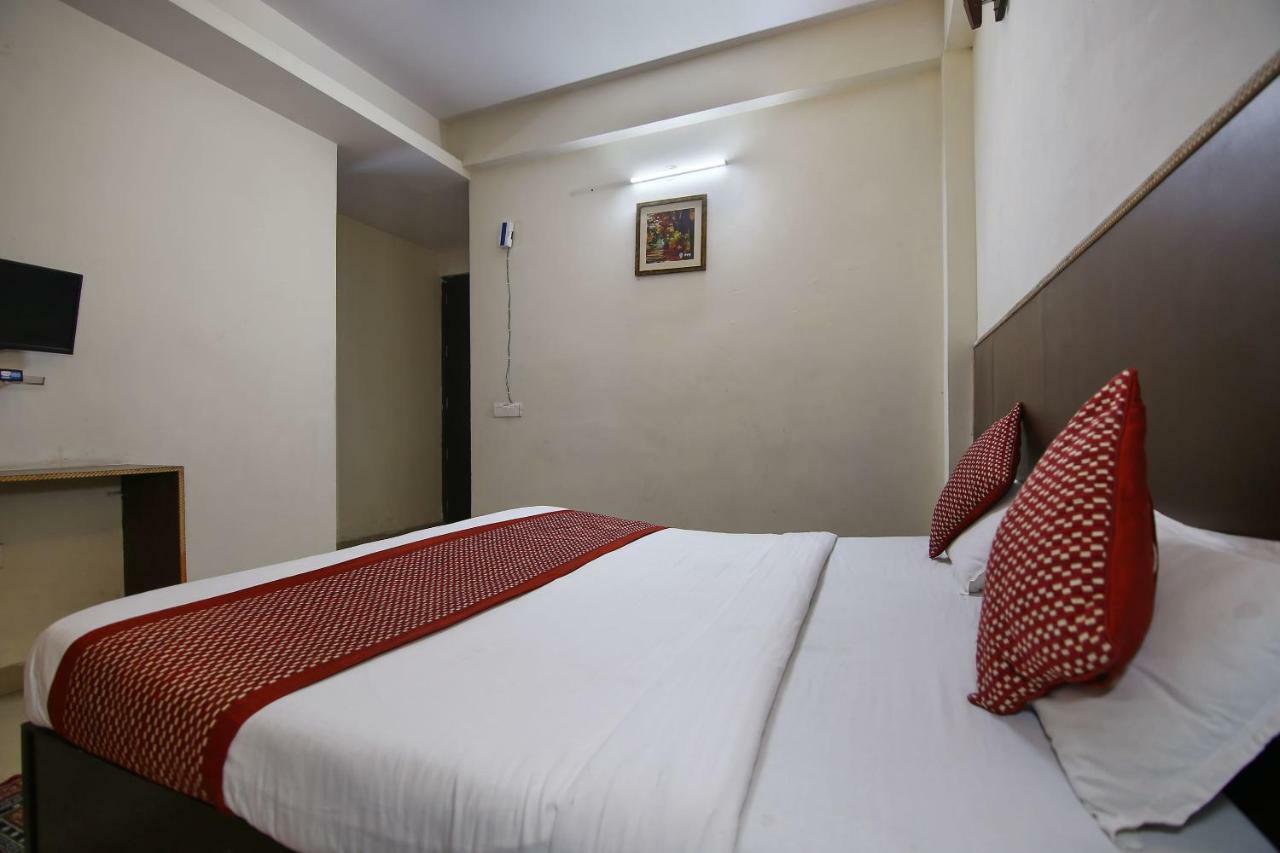 Hotel Oyo 3593 Fragrance Habitat Noida Exterior foto