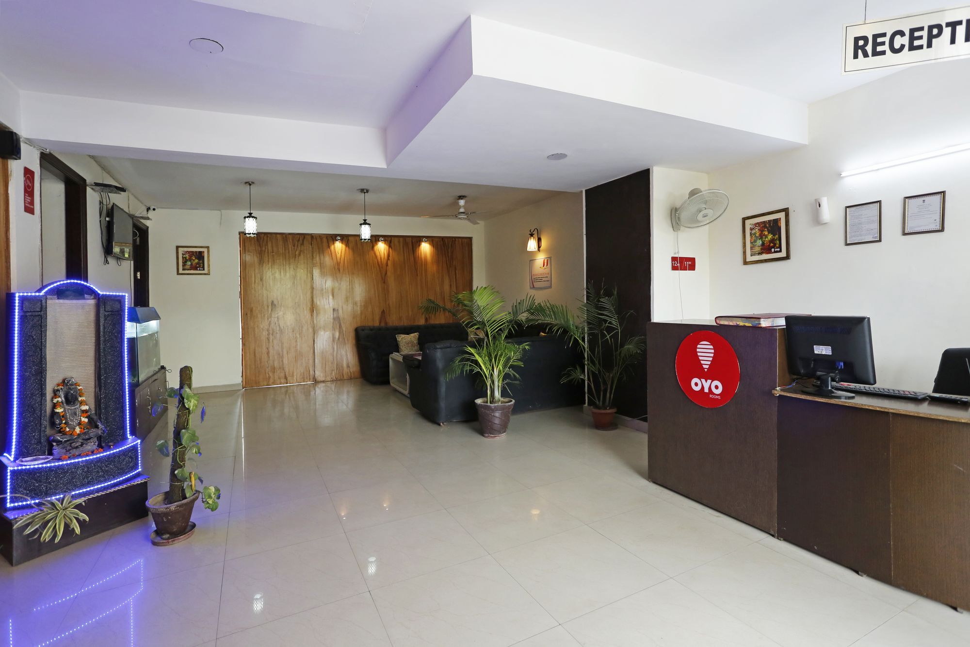Hotel Oyo 3593 Fragrance Habitat Noida Exterior foto